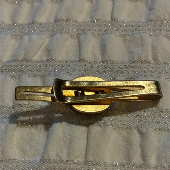 Vintage Gold colored Tie Clip with Red Stone - Picture 2 of 3
